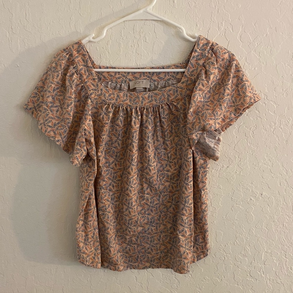 Cropped pink blouse